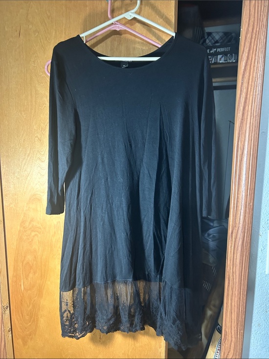 parade street products Tops - Women's Black Lace-Hem Tunic Top